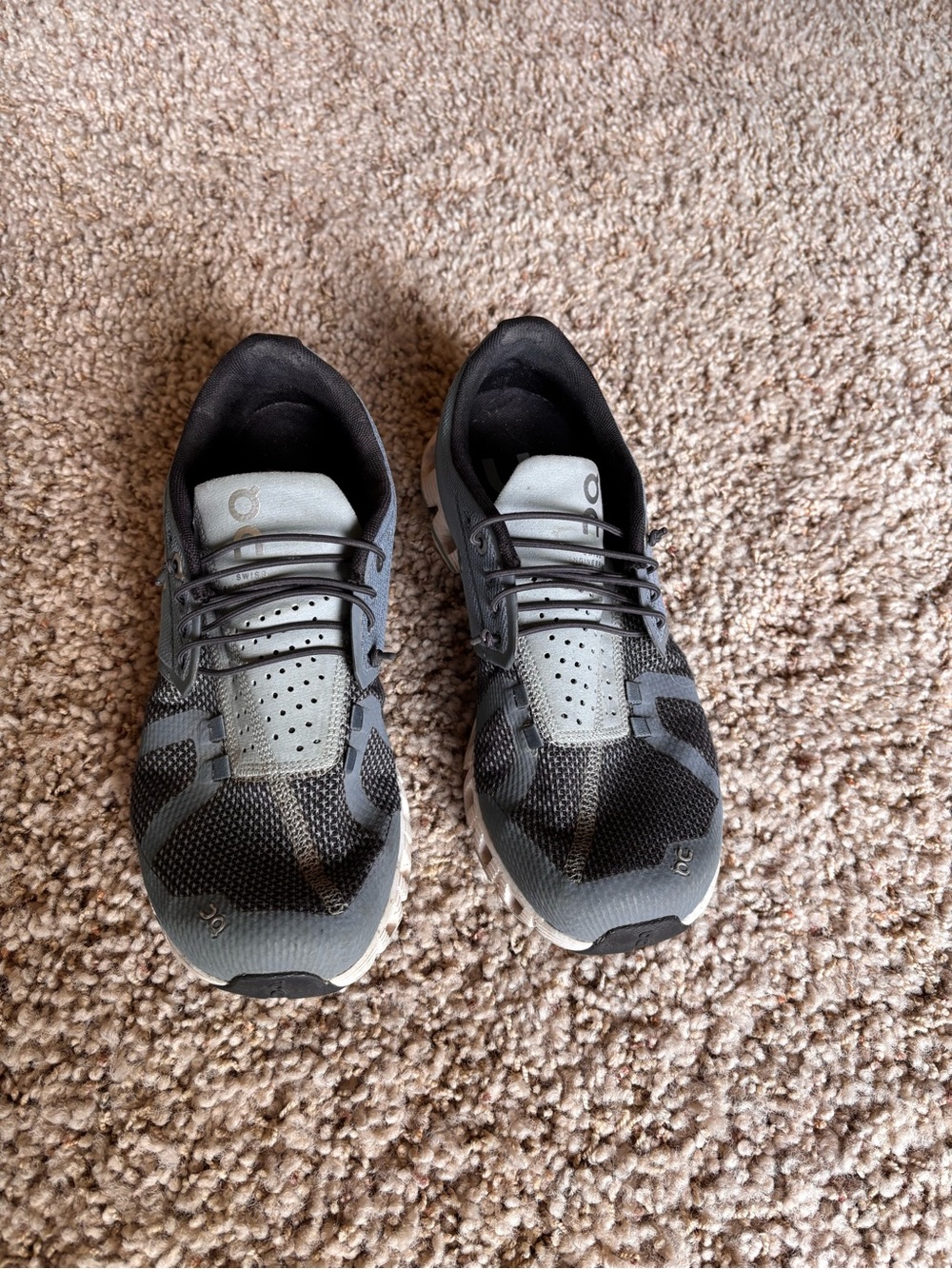 On Cloud Running Shoes in blue/gray US size 9